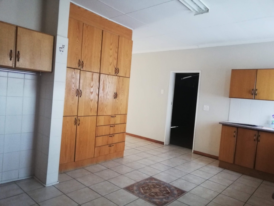 To Let 2 Bedroom Property for Rent in Oudorp North West